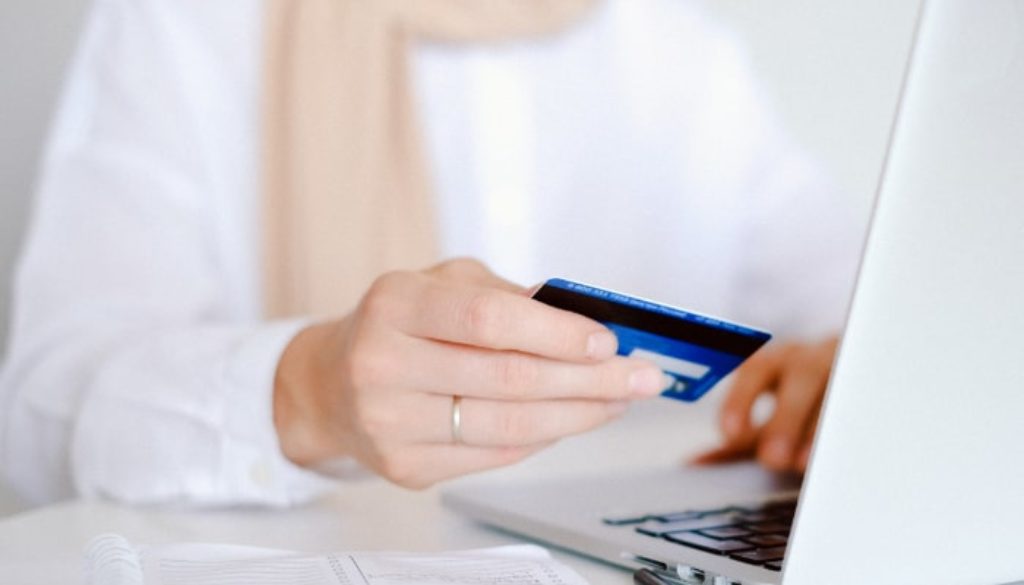 Customer Purchasing with Online Payments